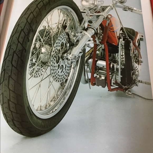 Large 1992 Harley Davidson Book - Picture 6 of 13